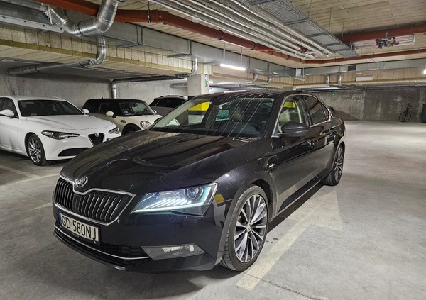 Skoda Superb cena 79000 przebieg: 192000, rok produkcji 2017 z Gdańsk małe 172